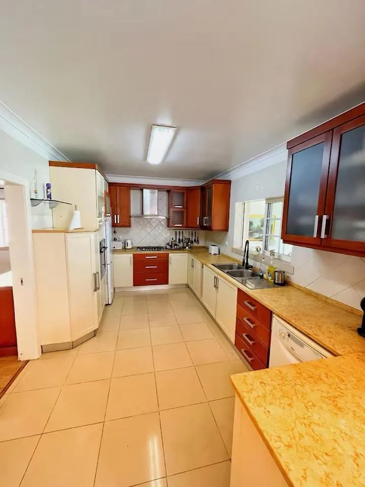 Oceans House Villa Carcavelos  0*, Carcavelos (Lisbon)
