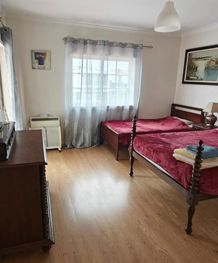 Oceans House Villa Carcavelos  0*, Carcavelos (Lisbon)